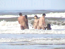 Safadeza em grupo - Flagras na Praia